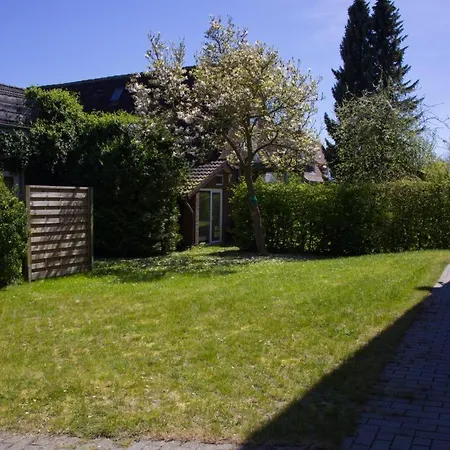 Inselblume 28 - Mit Garten In Tatil Evi Burg auf Fehmarn